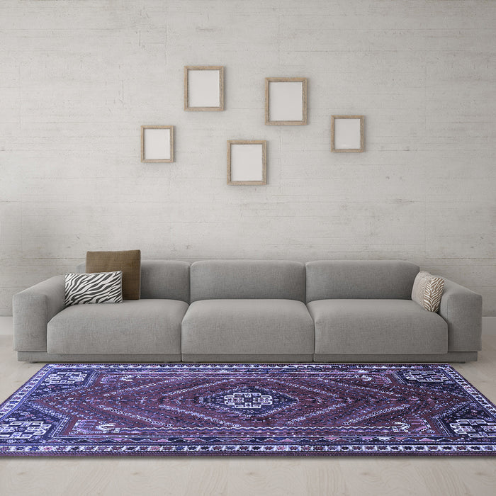 Machine Washable Persian Blue Traditional Rug in a Living Room, wshtr889blu