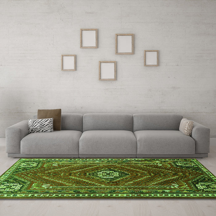 Machine Washable Persian Green Traditional Area Rugs in a Living Room,, wshtr889grn
