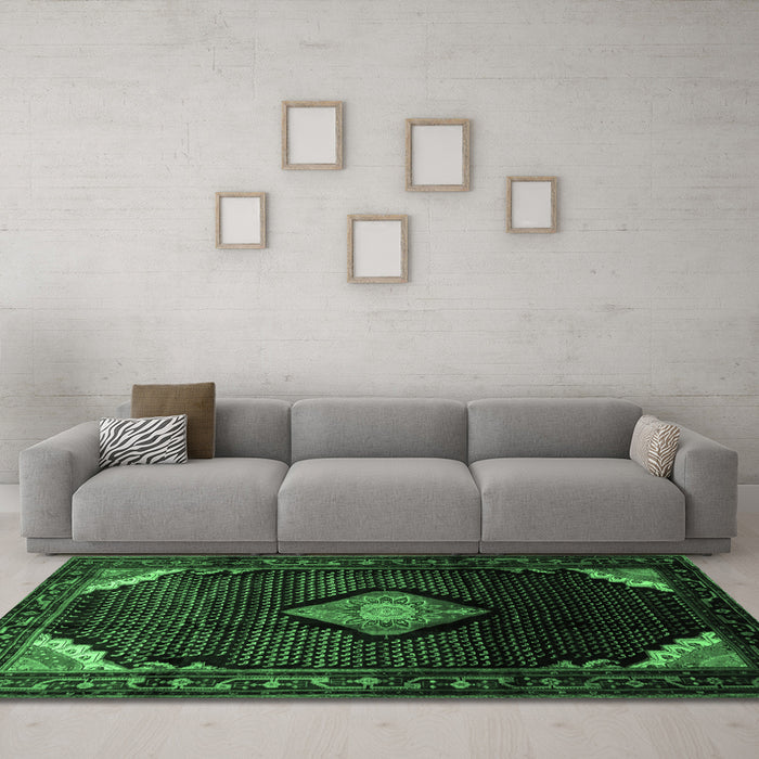 Machine Washable Medallion Emerald Green Traditional Area Rugs in a Living Room,, wshtr88emgrn