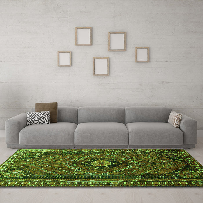 Machine Washable Persian Green Traditional Area Rugs in a Living Room,, wshtr890grn