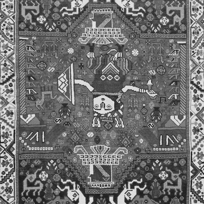 Serging Thickness of Machine Washable Animal Gray Traditional Rug, wshtr894gry