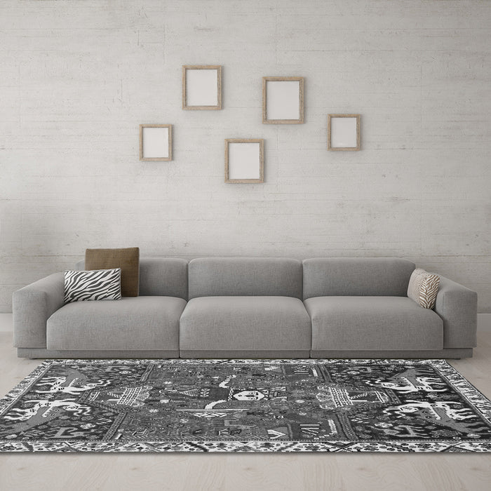 Machine Washable Animal Gray Traditional Rug in a Living Room,, wshtr894gry