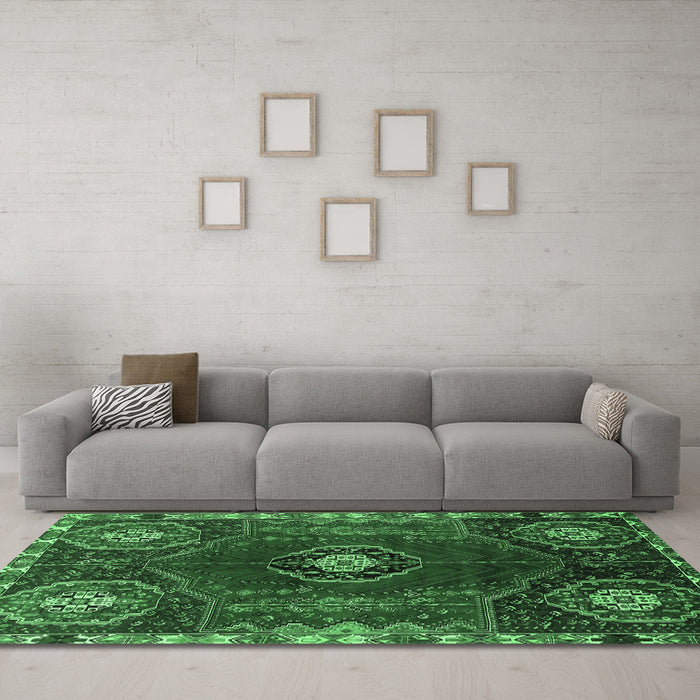 Machine Washable Persian Emerald Green Traditional Area Rugs in a Living Room,, wshtr896emgrn