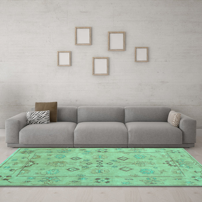 Machine Washable Persian Turquoise Traditional Area Rugs in a Living Room,, wshtr899turq