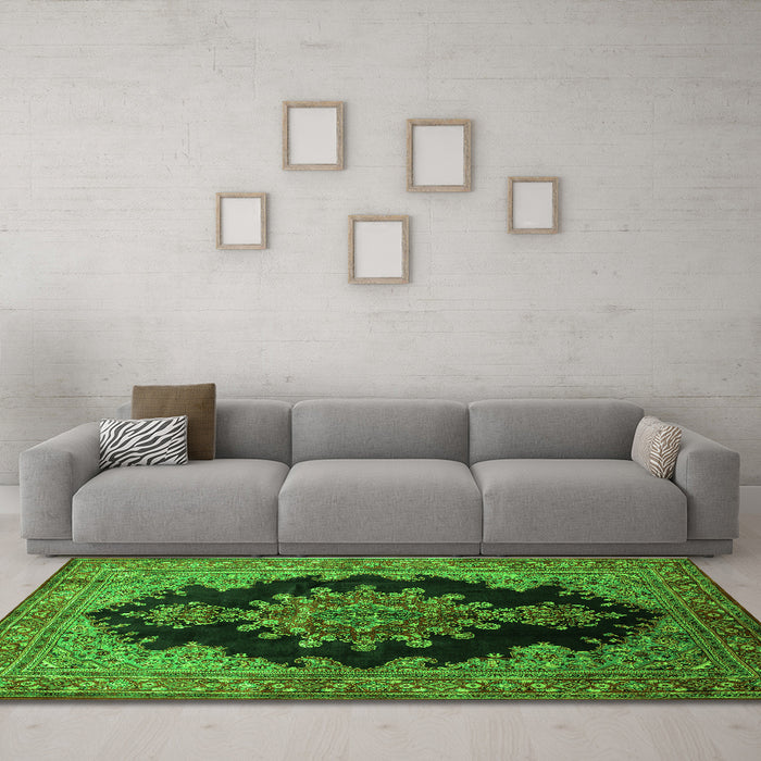 Machine Washable Medallion Green Traditional Area Rugs in a Living Room,, wshtr89grn