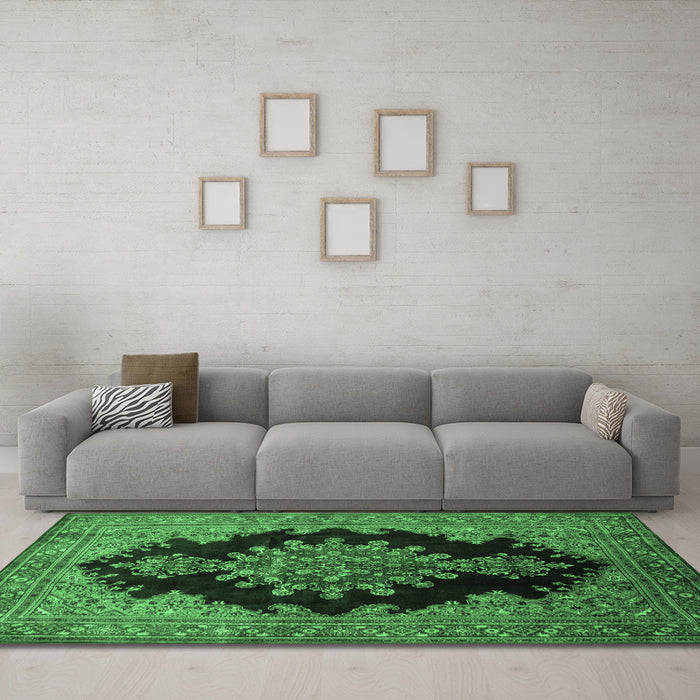 Machine Washable Medallion Emerald Green Traditional Area Rugs in a Living Room,, wshtr89emgrn