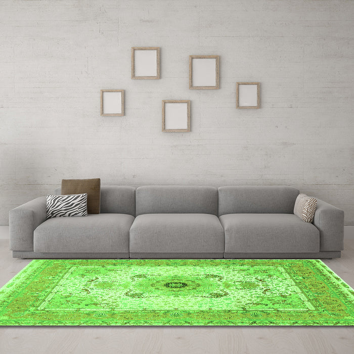 Machine Washable Medallion Green Traditional Area Rugs in a Living Room,, wshtr8grn