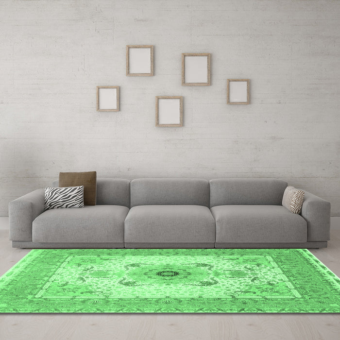 Machine Washable Medallion Emerald Green Traditional Area Rugs in a Living Room,, wshtr8emgrn