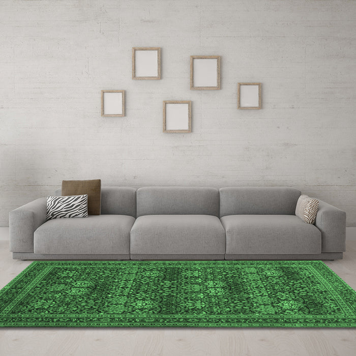 Machine Washable Persian Emerald Green Traditional Area Rugs in a Living Room,, wshtr900emgrn
