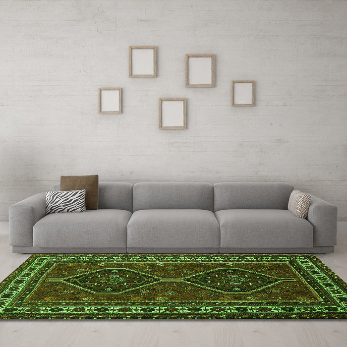 Machine Washable Persian Green Traditional Area Rugs in a Living Room,, wshtr901grn