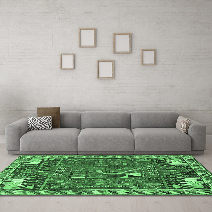 Machine Washable Animal Emerald Green Traditional Area Rugs in a Living Room,, wshtr903emgrn