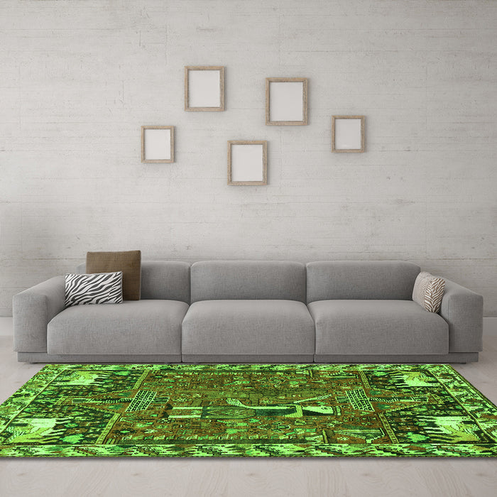 Machine Washable Animal Green Traditional Area Rugs in a Living Room,, wshtr903grn