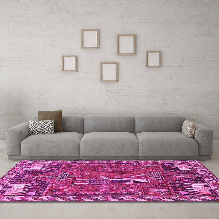 Machine Washable Animal Pink Traditional Rug in a Living Room, wshtr903pnk