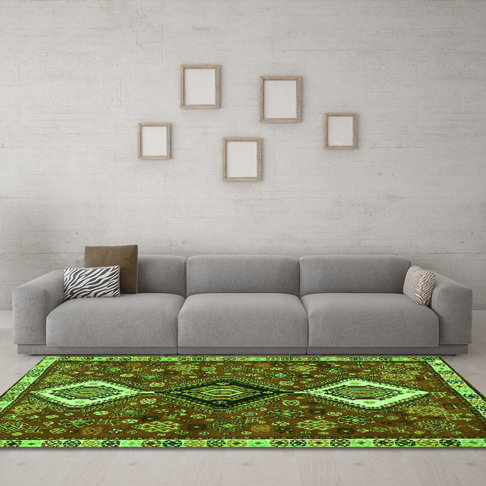 Machine Washable Persian Green Traditional Area Rugs in a Living Room,, wshtr906grn