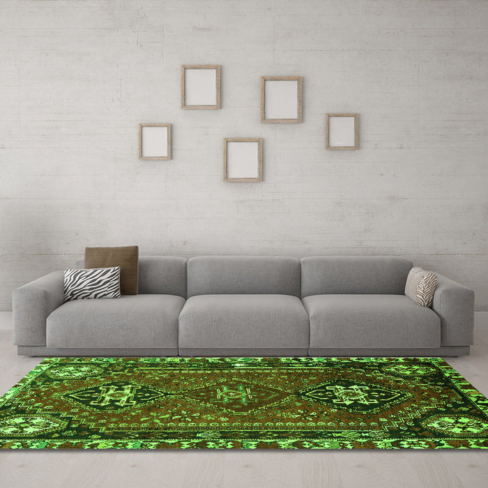 Machine Washable Persian Green Traditional Area Rugs in a Living Room,, wshtr908grn