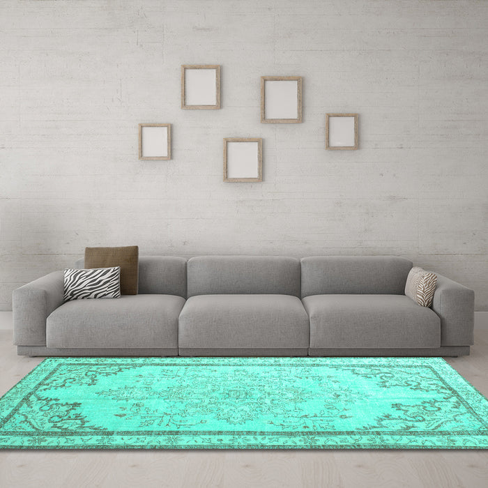 Machine Washable Persian Turquoise Traditional Area Rugs in a Living Room,, wshtr910turq