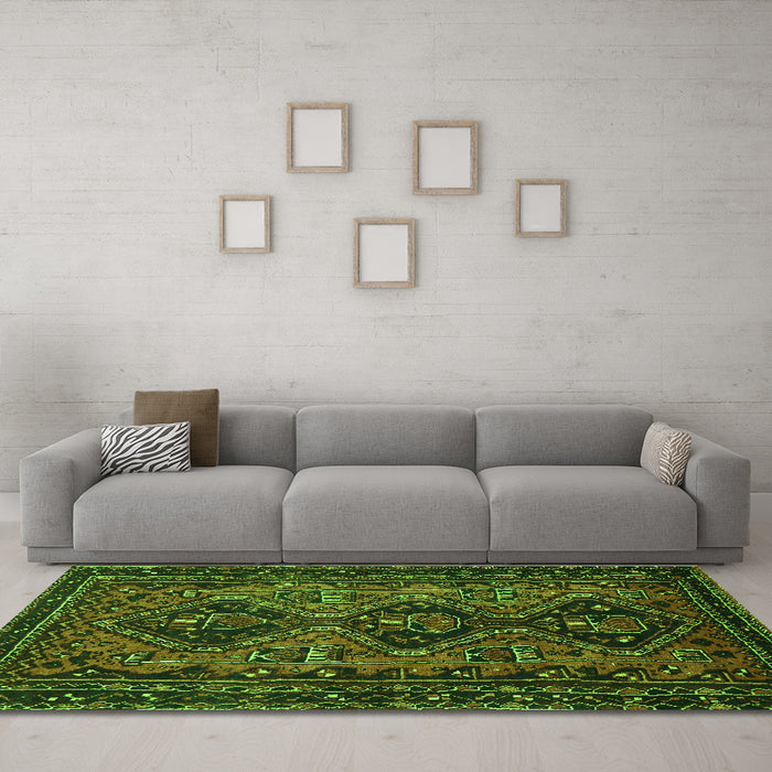 Machine Washable Persian Green Traditional Area Rugs in a Living Room,, wshtr913grn