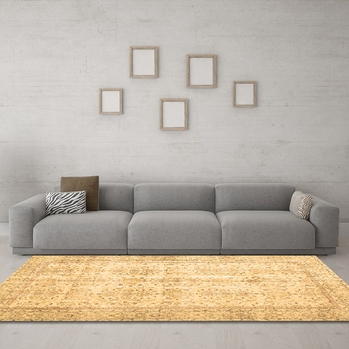 Machine Washable Persian Brown Traditional Rug in a Living Room,, wshtr914brn