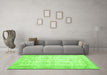 Machine Washable Persian Green Traditional Area Rugs in a Living Room,, wshtr914grn