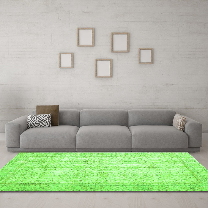 Machine Washable Persian Green Traditional Area Rugs in a Living Room,, wshtr914grn