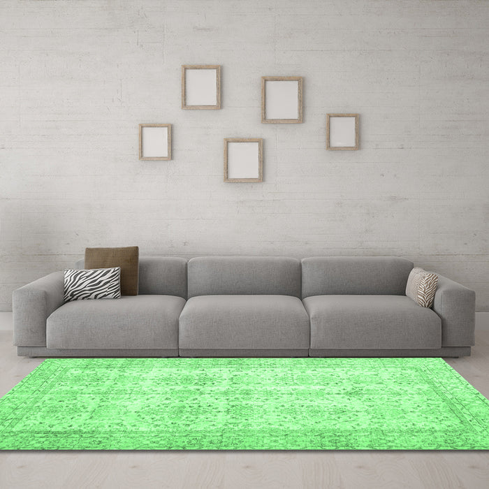 Machine Washable Persian Emerald Green Traditional Area Rugs in a Living Room,, wshtr914emgrn