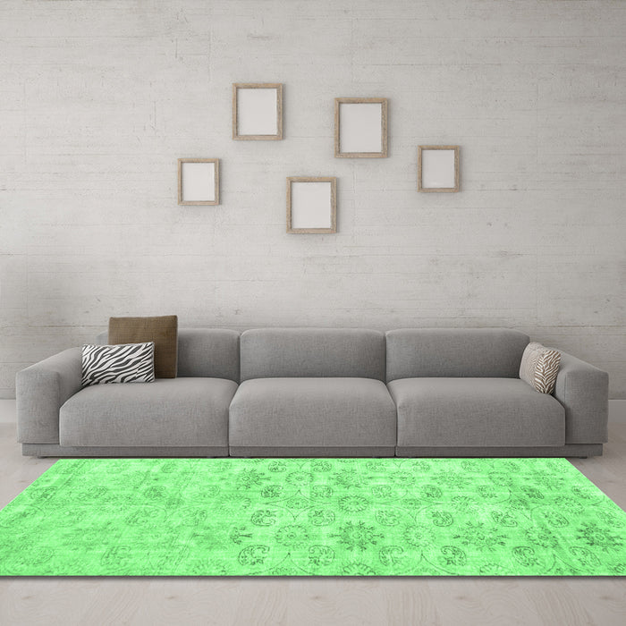 Machine Washable Persian Emerald Green Traditional Area Rugs in a Living Room,, wshtr916emgrn