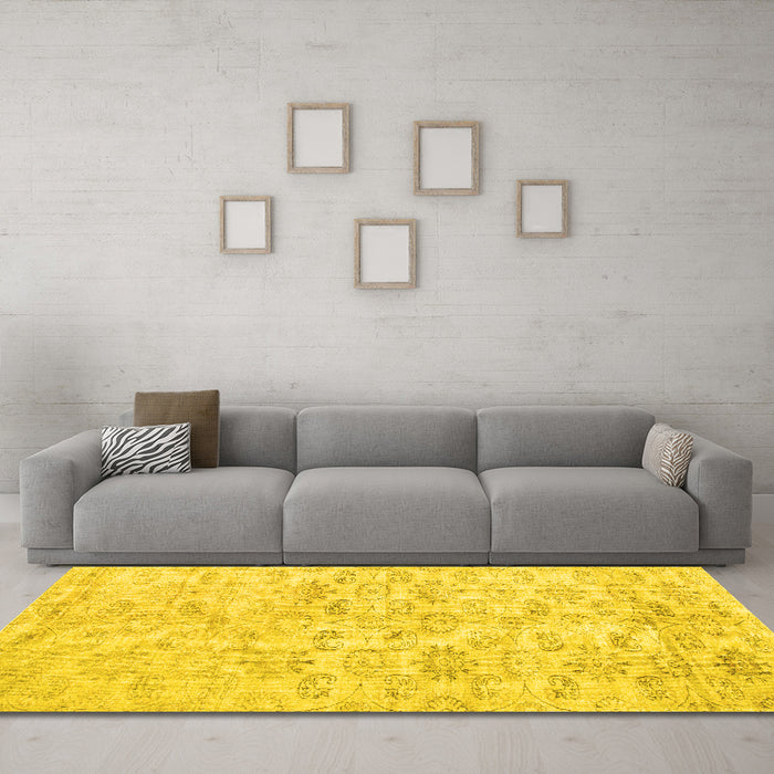 Machine Washable Persian Yellow Traditional Rug in a Living Room, wshtr916yw