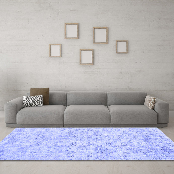 Machine Washable Persian Blue Traditional Rug in a Living Room, wshtr916blu