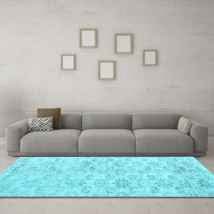 Machine Washable Persian Light Blue Traditional Rug in a Living Room, wshtr916lblu