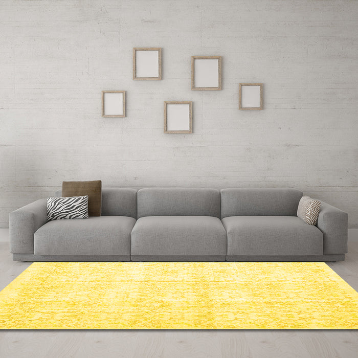 Machine Washable Persian Yellow Traditional Rug in a Living Room, wshtr917yw