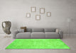 Machine Washable Persian Green Traditional Area Rugs in a Living Room,, wshtr918grn