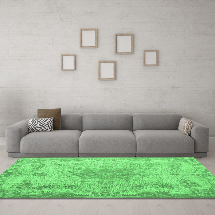 Machine Washable Persian Emerald Green Traditional Area Rugs in a Living Room,, wshtr919emgrn