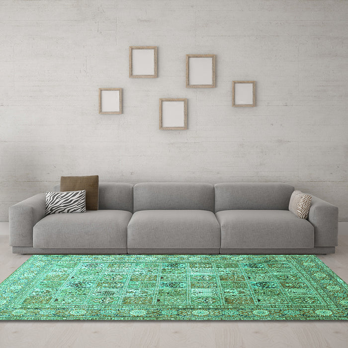 Machine Washable Persian Turquoise Traditional Area Rugs in a Living Room,, wshtr91turq
