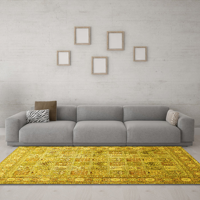 Machine Washable Persian Yellow Traditional Rug in a Living Room, wshtr91yw