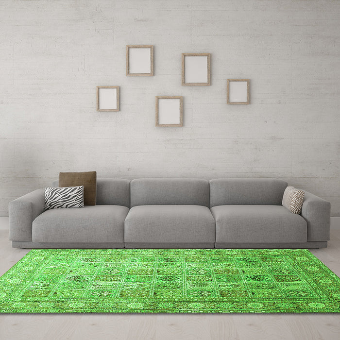 Machine Washable Persian Green Traditional Area Rugs in a Living Room,, wshtr91grn