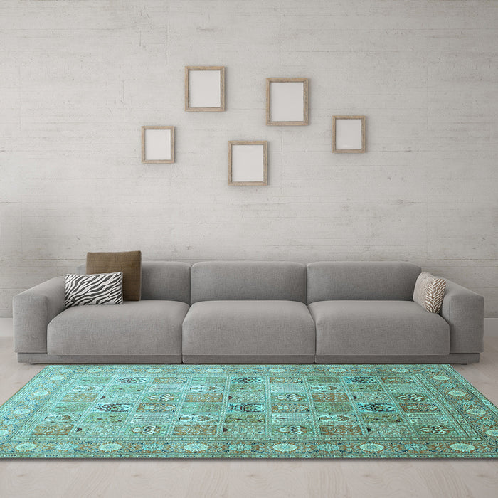 Machine Washable Persian Light Blue Traditional Rug in a Living Room, wshtr91lblu