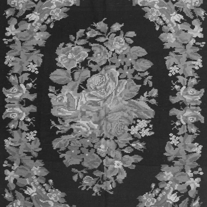 Serging Thickness of Machine Washable Medallion Gray French Rug, wshtr920gry