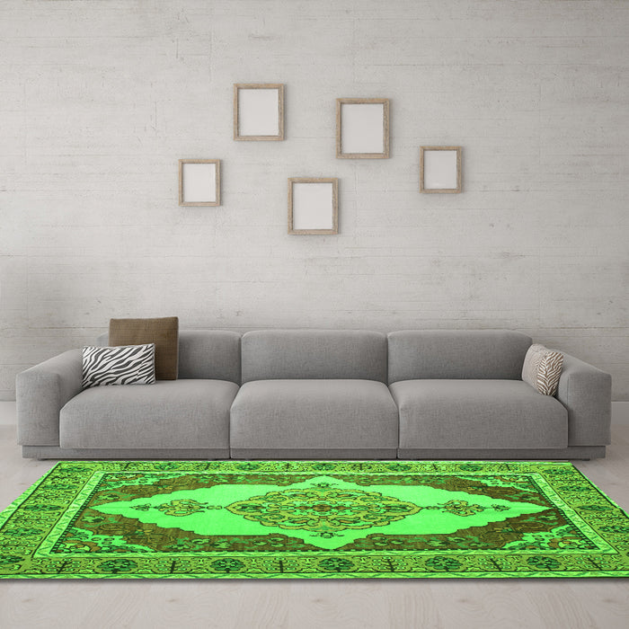 Machine Washable Persian Green Traditional Area Rugs in a Living Room,, wshtr927grn