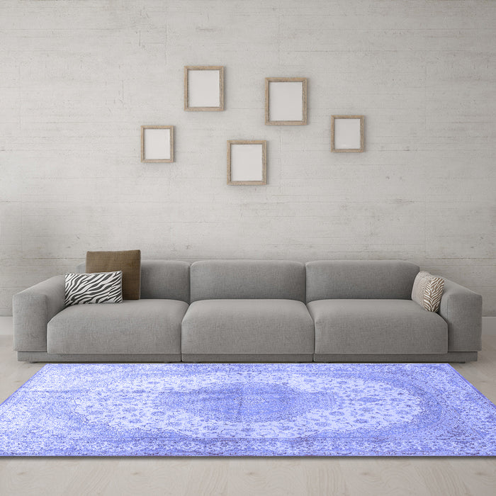 Machine Washable Medallion Blue Traditional Rug in a Living Room, wshtr92blu