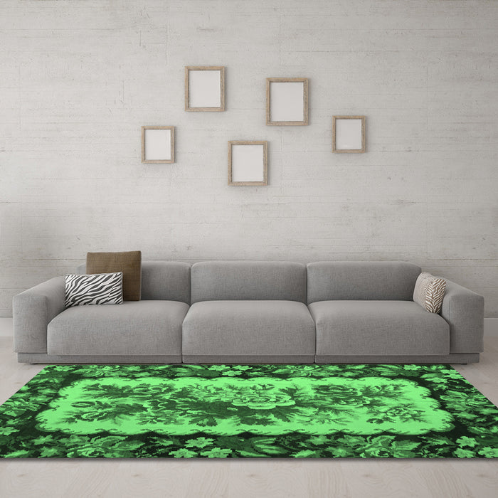 Machine Washable Persian Emerald Green Traditional Area Rugs in a Living Room,, wshtr932emgrn