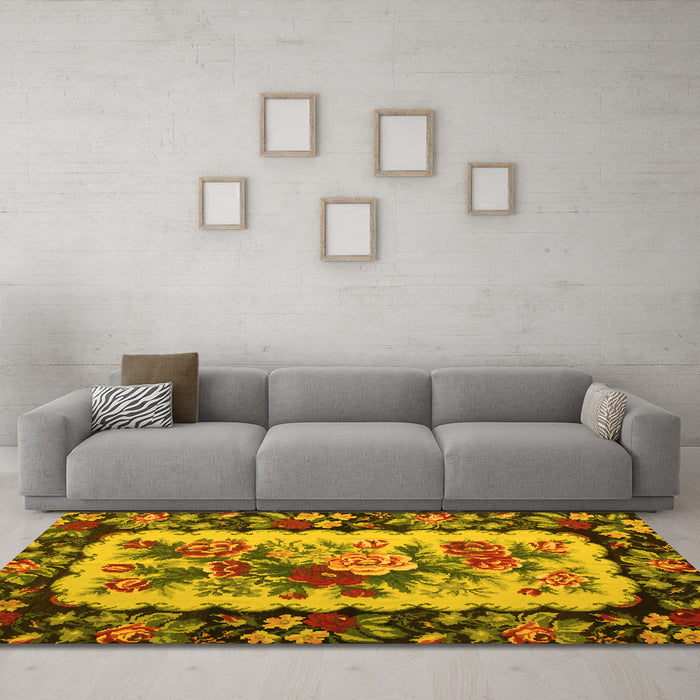 Machine Washable Persian Yellow Traditional Rug in a Living Room, wshtr932yw