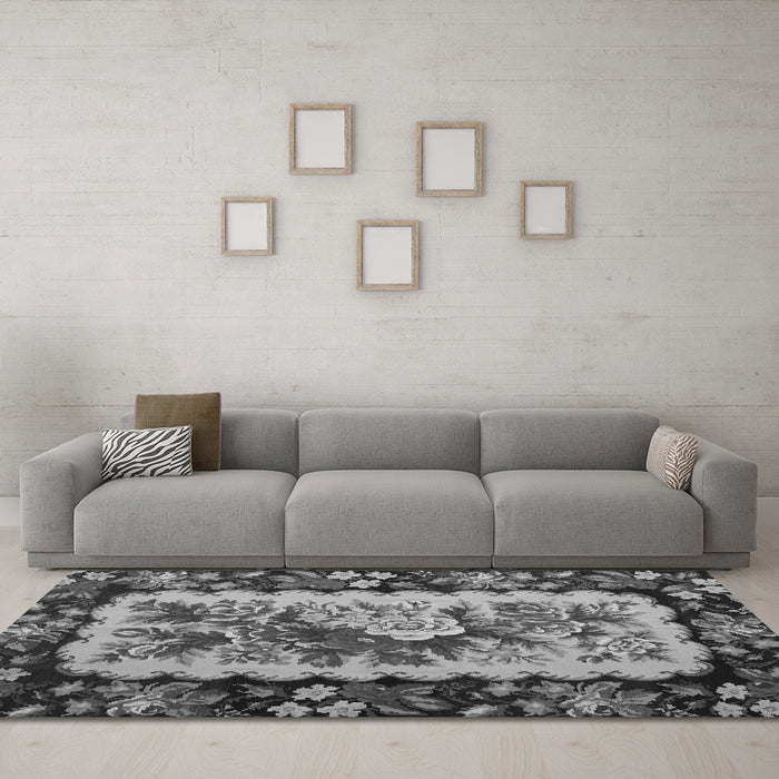 Machine Washable Persian Gray Traditional Rug in a Living Room,, wshtr932gry