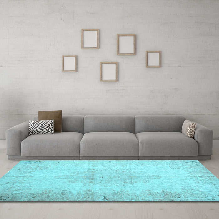 Machine Washable Persian Light Blue Traditional Rug in a Living Room, wshtr937lblu