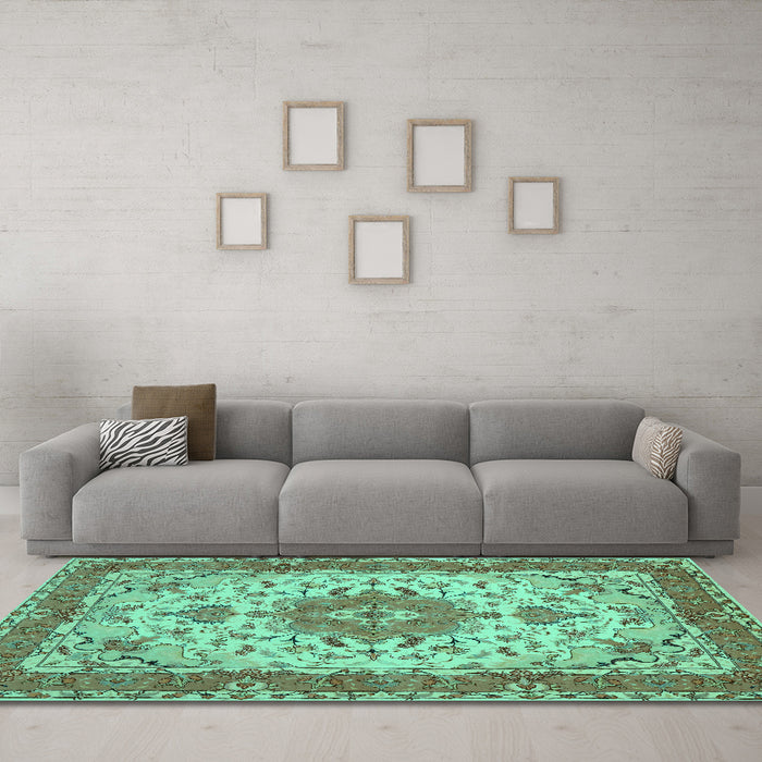 Machine Washable Persian Turquoise Traditional Area Rugs in a Living Room,, wshtr940turq