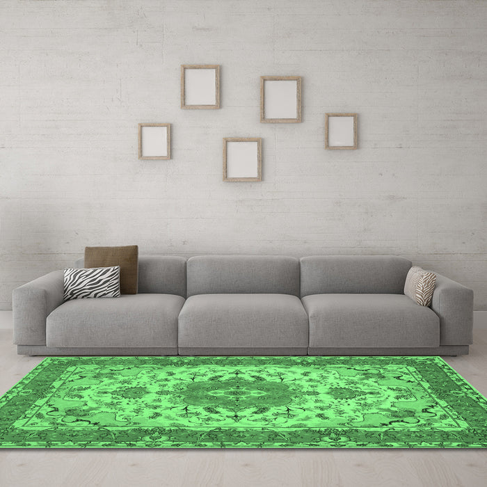 Machine Washable Persian Emerald Green Traditional Area Rugs in a Living Room,, wshtr940emgrn