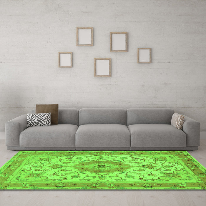 Machine Washable Persian Green Traditional Area Rugs in a Living Room,, wshtr941grn