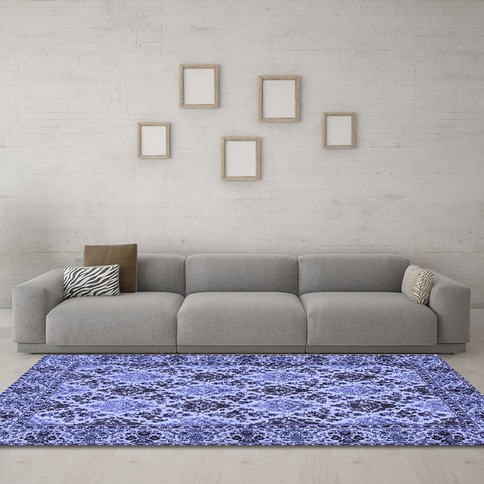 Machine Washable Persian Blue Traditional Rug in a Living Room, wshtr942blu