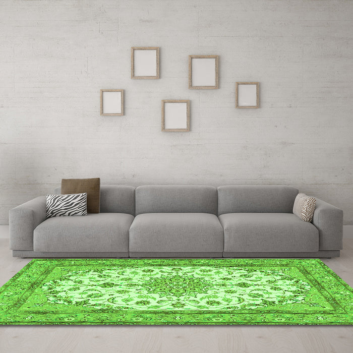Machine Washable Medallion Green Traditional Area Rugs in a Living Room,, wshtr943grn