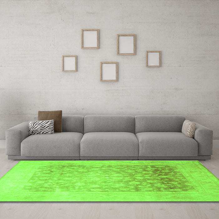 Machine Washable Persian Green Traditional Area Rugs in a Living Room,, wshtr944grn