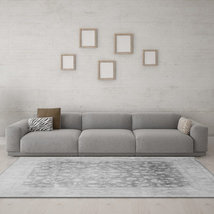 Machine Washable Persian Gray Traditional Rug in a Living Room,, wshtr944gry